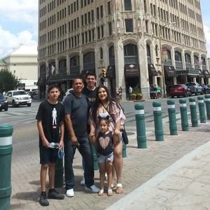 Meet your Posher, Estrella